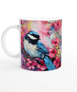 Keramisk mugg – akvarellmålning med färgsprakande vårfåglar och körsbärsblom