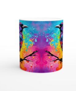 Färgsprakande Korpmugg - Unik Keramisk Kaffemugg med Konstfullt Tryck, 11 oz