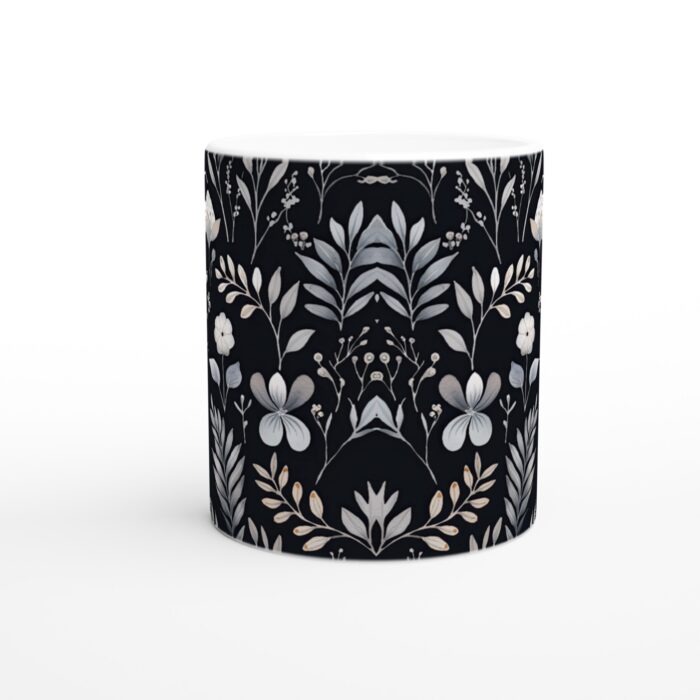 Vit 11oz keramisk mugg med subtilt blommönster – perfekt för en lugn stund