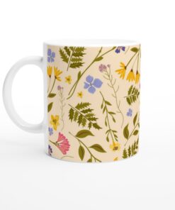Keramisk mugg – Blomsteräng: Levande design, perfekt för vardagslyx
